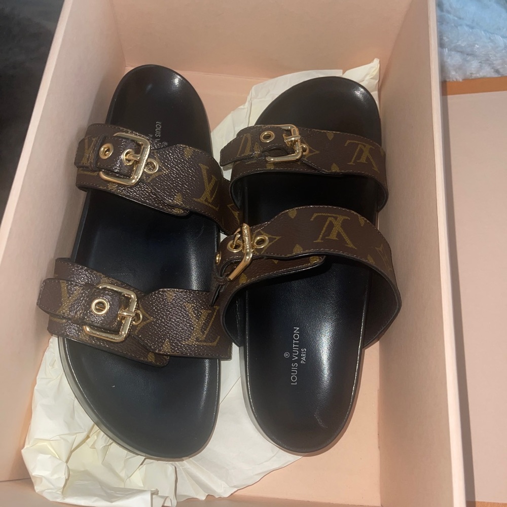 Louis Vuitton slides 💗💗💗